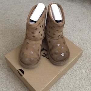 Classic short with stars ugg boots